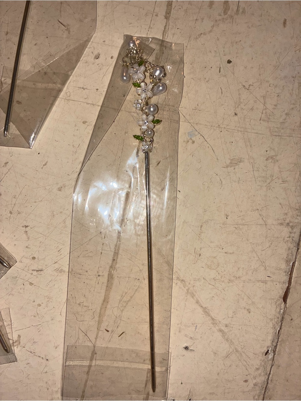 Elegant Pearl Wedding Hair Pins, Pack of 5 (Gold) Bendable, Delicate Handmade - Picture 7 of 8
